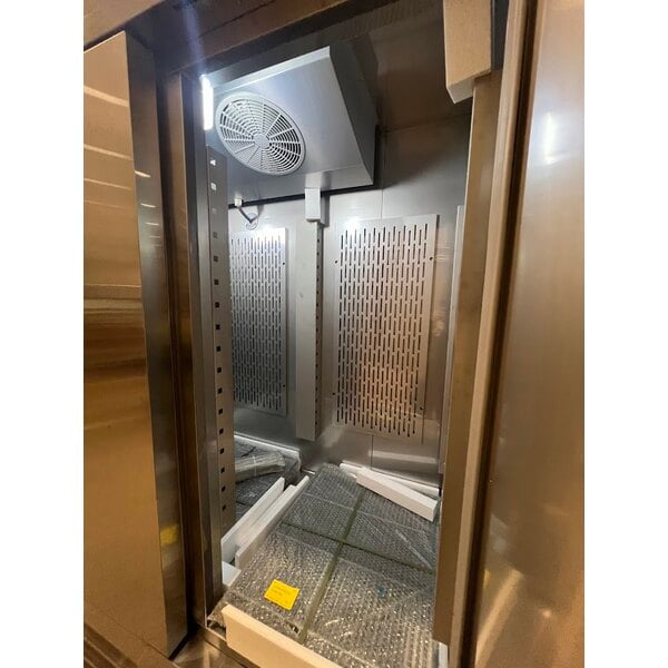 Scratch and Dent Avantco SS-3R-HC 81 5/16" Stainless Steel Solid Door Reach-In Refrigerator