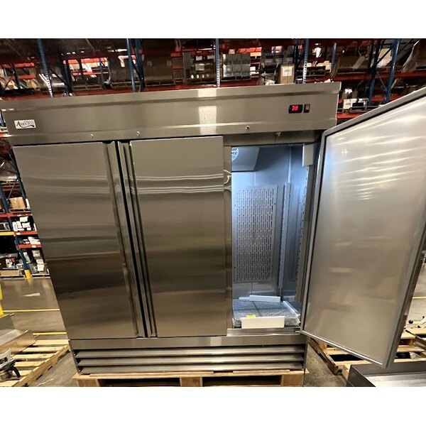 Scratch and Dent Avantco SS-3R-HC 81 5/16" Stainless Steel Solid Door Reach-In Refrigerator