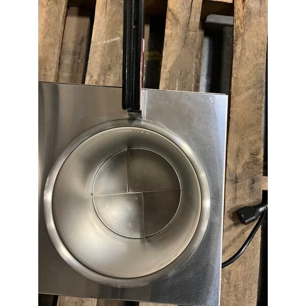 Scratch and Dent Carnival King HSPW35DBL Double 3.5 Qt. Warmer with Heated Spouts and Pumps - 120V, 1100W