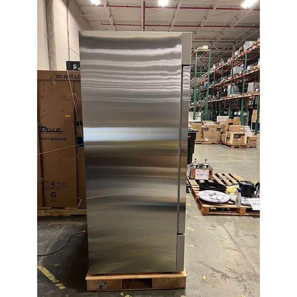 Scratch and Dent Avantco A-49R-HC 54" Solid Door Reach-In Refrigerator