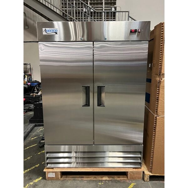 Scratch and Dent Avantco A-49R-HC 54" Solid Door Reach-In Refrigerator