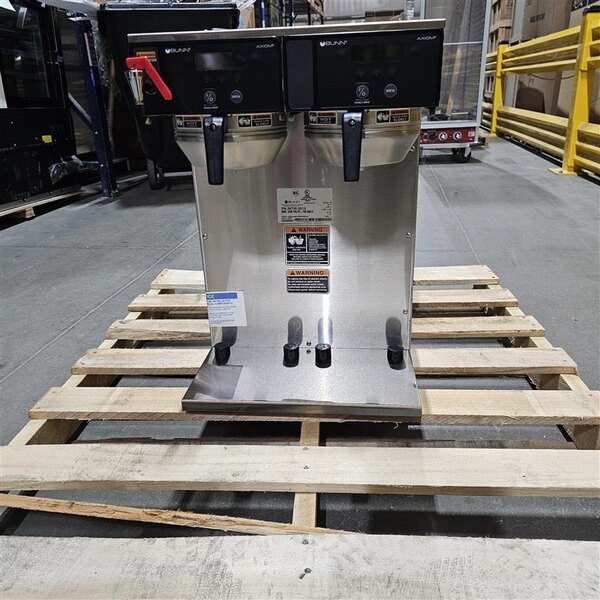Scratch and Dent Bunn 38700.0013 Axiom APS Twin Airpot Coffee Brewer - 120/240V