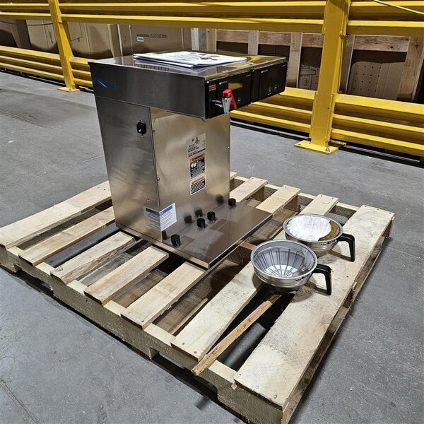 Scratch and Dent Bunn 38700.0013 Axiom APS Twin Airpot Coffee Brewer - 120/240V