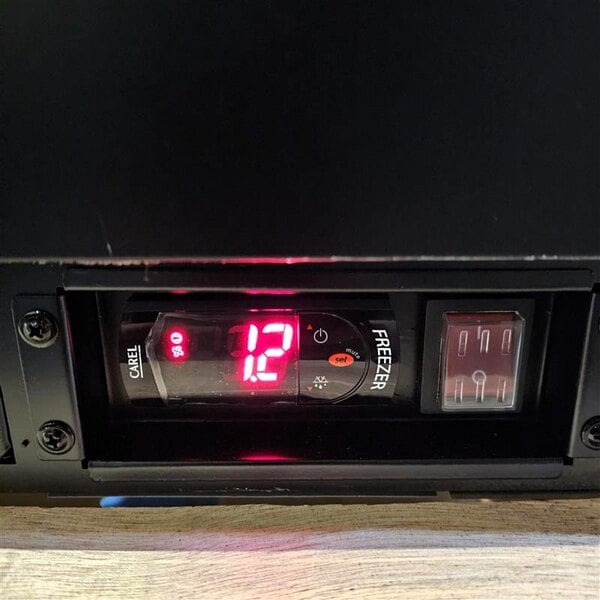 Scratch and Dent Avantco GF36-HC 36" Black Glass Froster / Plate Chiller - 115V