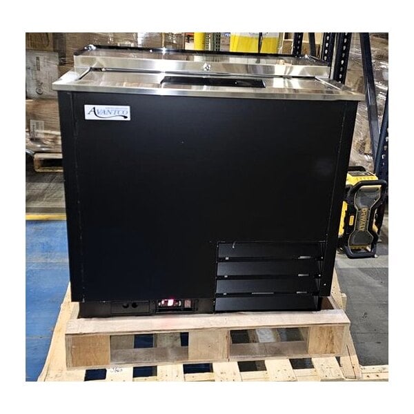 Scratch and Dent Avantco GF36-HC 36" Black Glass Froster / Plate Chiller - 115V