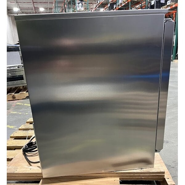 Scratch and Dent Beverage-Air UCR34HC 34" Shallow Depth Low Profile Undercounter Refrigerator