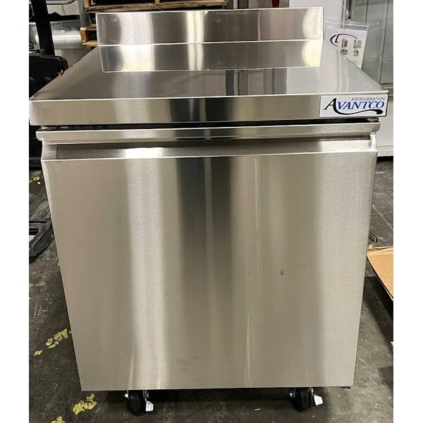Scratch and Dent Avantco SS-WT-27F-HC 27" One Door Worktop Freezer with 3 1/2" Backsplash
