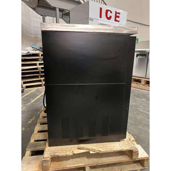 Scratch and Dent True TBB24-48-2S-Z1-SFT-B-1 48 1/8" Black Solid Door Back Bar Refrigerator with Stainless Finished Top and LED Lighting