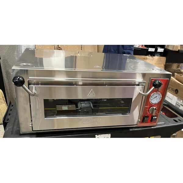 Scratch and Dent Avantco DPO-18-S Single Deck Countertop Pizza/Bakery Oven - 1700W, 120V