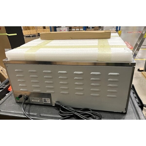 Scratch and Dent Avantco DPO-18-S Single Deck Countertop Pizza/Bakery Oven - 1700W, 120V