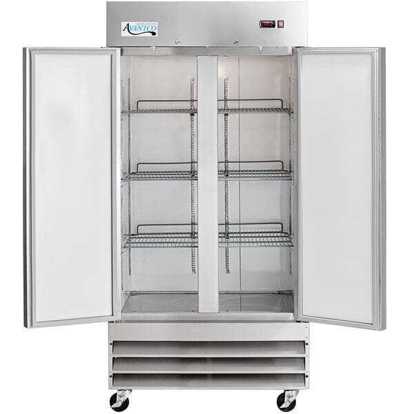 Scratch and Dent Avantco A-35R-HC 39 1/2" Solid Door Reach-In Refrigerator