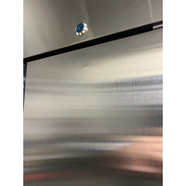 Scratch and Dent Avantco A-35R-HC 39 1/2" Solid Door Reach-In Refrigerator