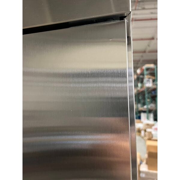 Scratch and Dent Avantco A-35R-HC 39 1/2" Solid Door Reach-In Refrigerator