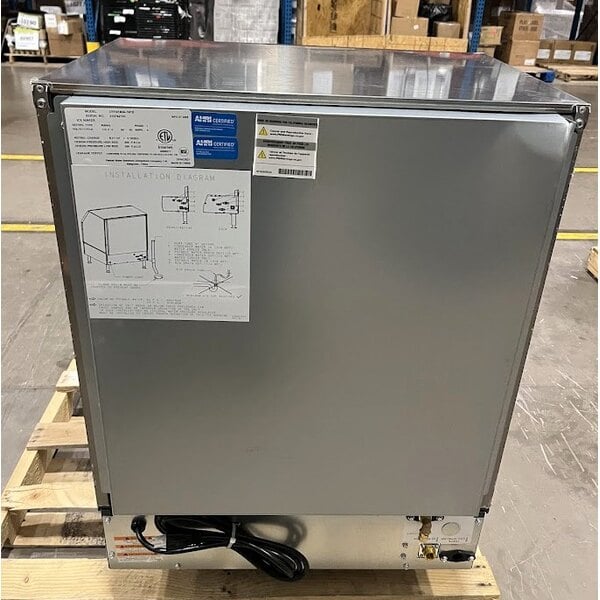 Scratch and Dent Manitowoc UYP0140A-161B NEO 26" Air Cooled Undercounter Half Dice Cube Ice Machine with 90 lb. Bin - 115V, 150 lb.