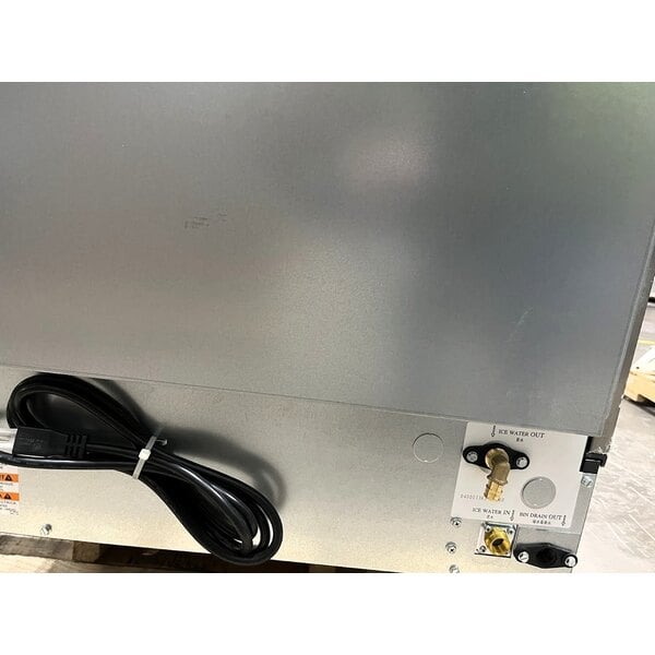 Scratch and Dent Manitowoc UYP0140A-161B NEO 26" Air Cooled Undercounter Half Dice Cube Ice Machine with 90 lb. Bin - 115V, 150 lb.