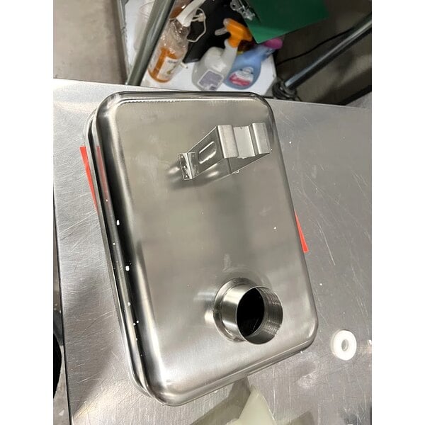 Scratch and Dent Avantco MG22R #22 Meat Grinder with Reverse Function - 110V, 1 1/2 hp