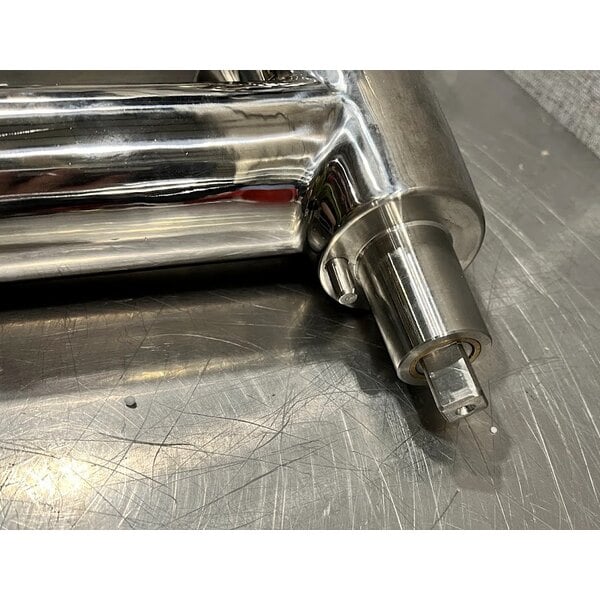 Scratch and Dent Avantco MG22R #22 Meat Grinder with Reverse Function - 110V, 1 1/2 hp