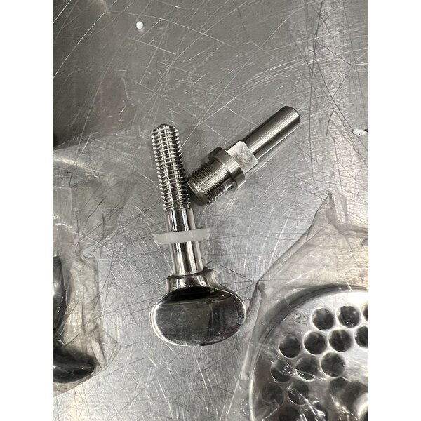 Scratch and Dent Avantco MG22R #22 Meat Grinder with Reverse Function - 110V, 1 1/2 hp