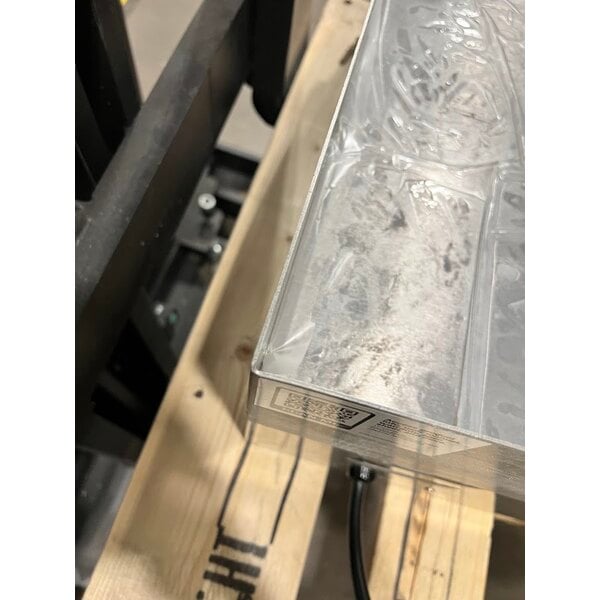 Scratch and Dent Avantco EG24N 24" Electric Countertop Griddle - 208/240V, 2675W-3560W