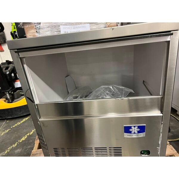 Scratch and Dent Manitowoc UNP0200A-161 20" Undercounter Air Cooled Nugget Ice Machine - 220 lb.