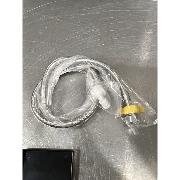 Scratch and Dent Avantco HWDA2 2 Gallon Hot Water Dispenser - 120V, 1500W