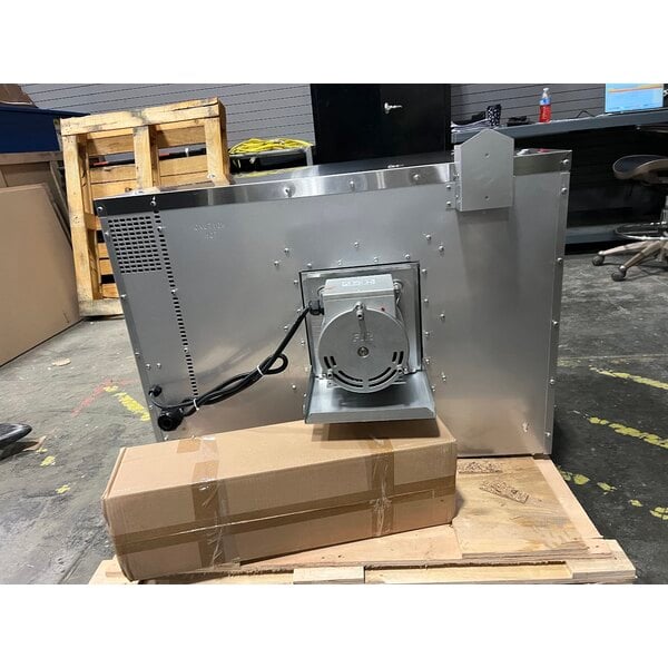 Scratch and Dent Cooking Performance Group FECD-100-B Single Deck Standard Depth Full Size Electric Convection Oven - 208V, 1 Phase, 11 kW