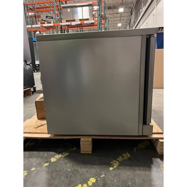 Scratch and Dent Cooking Performance Group FECD-100-B Single Deck Standard Depth Full Size Electric Convection Oven - 208V, 1 Phase, 11 kW