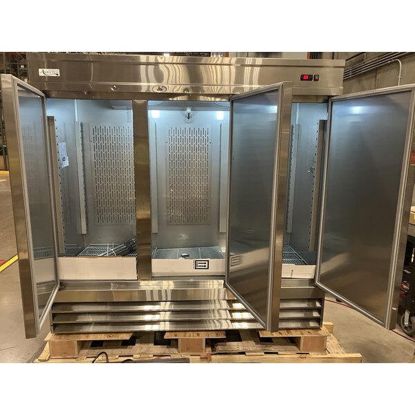 Scratch and Dent Avantco SS-3R-HC 81 5/16" Stainless Steel Solid Door Reach-In Refrigerator
