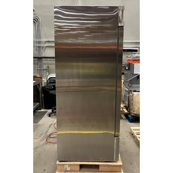 Scratch and Dent Avantco SS-3R-HC 81 5/16" Stainless Steel Solid Door Reach-In Refrigerator