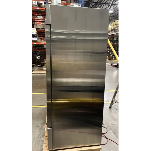 Scratch and Dent Avantco SS-3R-HC 81 5/16" Stainless Steel Solid Door Reach-In Refrigerator