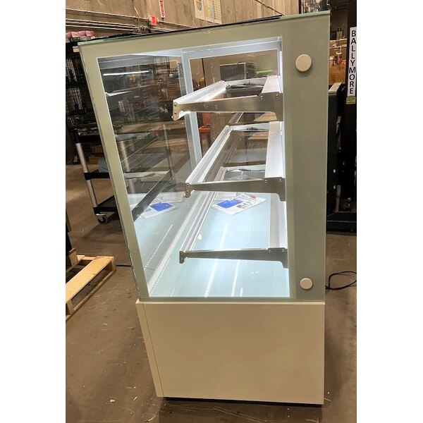 Scratch and Dent Avantco BCFD-48 47 3/16" White Square Dry Bakery Display Case with LED Lighting