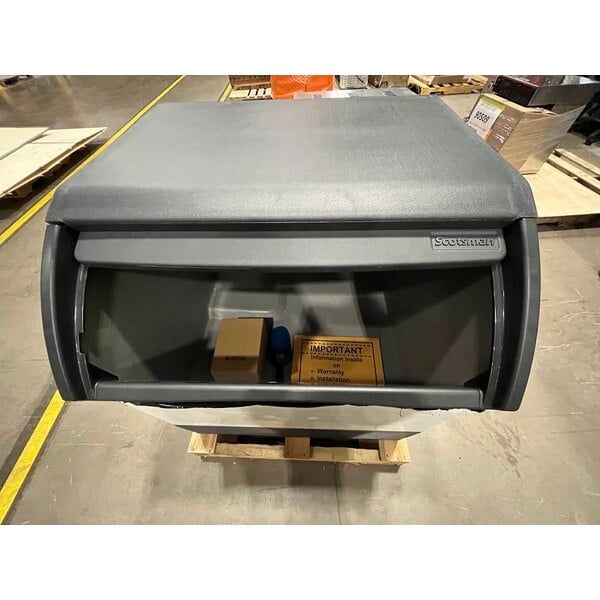 Scratch and Dent Scotsman CU3030SWX-1A Prodigy® Series 30" Water-Cooled Undercounter Small Cube Ice Machine with 110 lb. Storage Bin - 363 lb., 115V