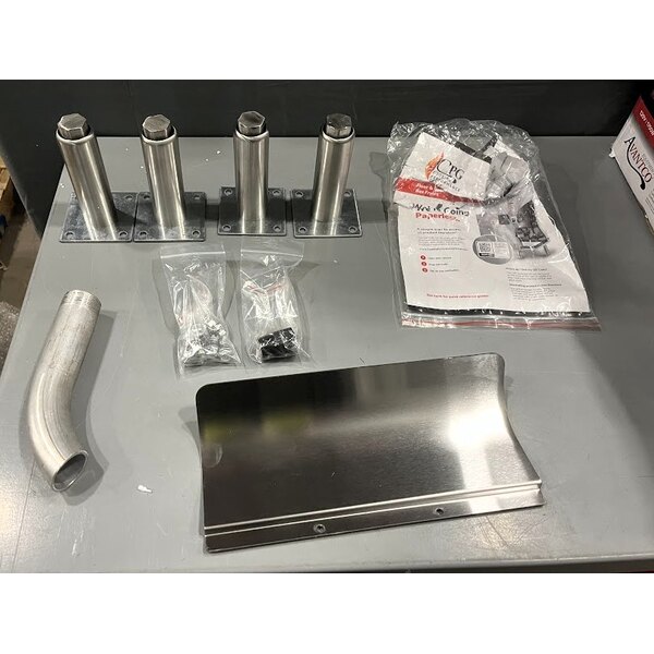 Scratch and Dent Cooking Performance Group FFOP40 Natural Gas 40 lb. Stainless Steel Open Pot Floor Fryer - 90,000 BTU