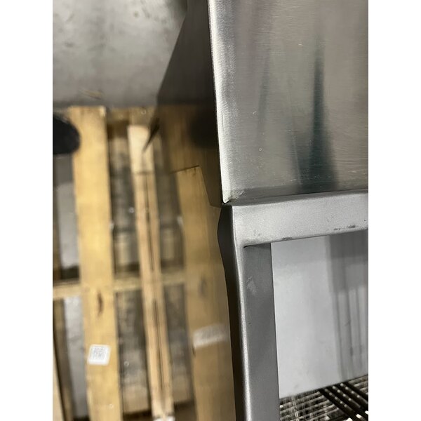 Scratch and Dent Cooking Performance Group FFOP40 Natural Gas 40 lb. Stainless Steel Open Pot Floor Fryer - 90,000 BTU