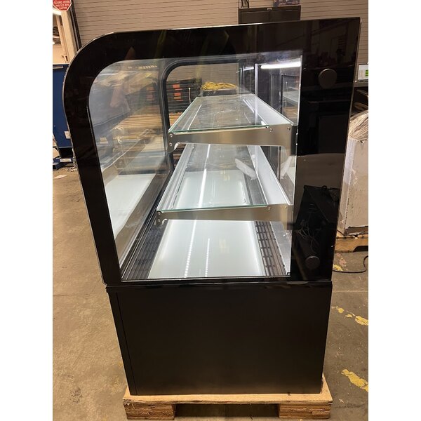 Scratch and Dent Avantco BCD-48 48" Curved Glass Black Dry Bakery Display Case