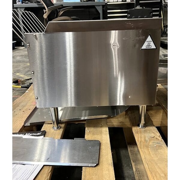 Scratch and Dent Avantco T3600B Commercial 14 1/2" Wide Conveyor Toaster with 3" Opening - 208V, 3600W, 1200 Slices per Hour