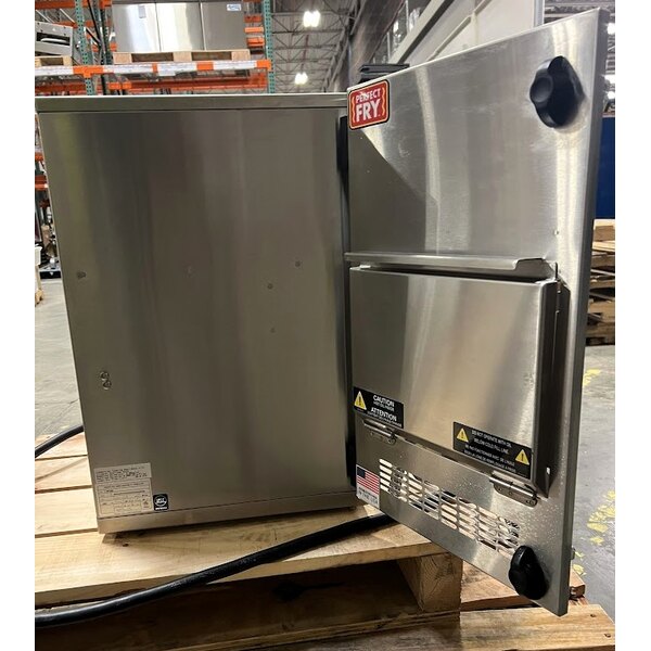 Scratch and Dent Perfect Fry PFC500-208V/1PH PFC Semi-Automatic Ventless Countertop Deep Fryer - 208V, 5.0 kW, 1 Phase