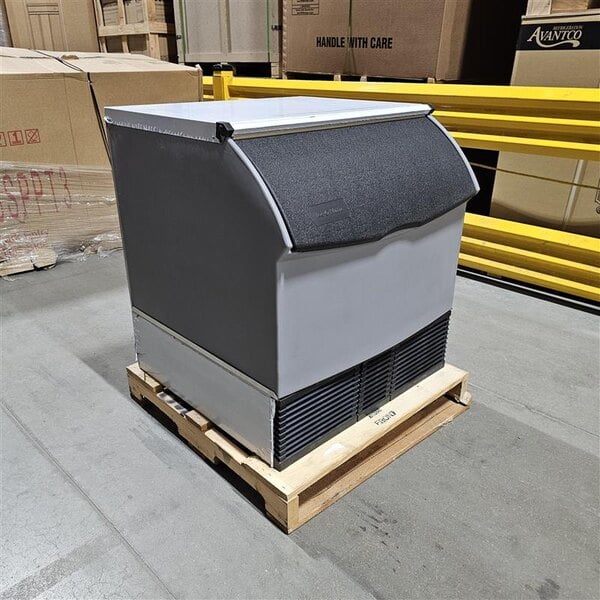 Scratch and Dent Ice-O-Matic ICEU300FA 30" Air Cooled Undercounter Full Dice Cube Ice Machine with 97 lb. Bin - 115V; 309 lb.