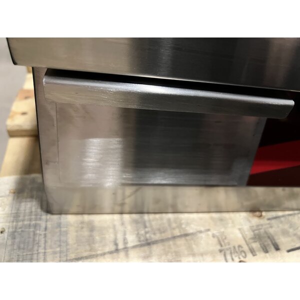 Scratch and Dent Avantco EG24N 24" Electric Countertop Griddle - 208/240V, 2675W-3560W