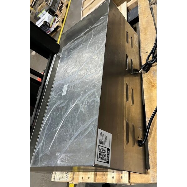 Scratch and Dent Avantco EG24N 24" Electric Countertop Griddle - 208/240V, 2675W-3560W