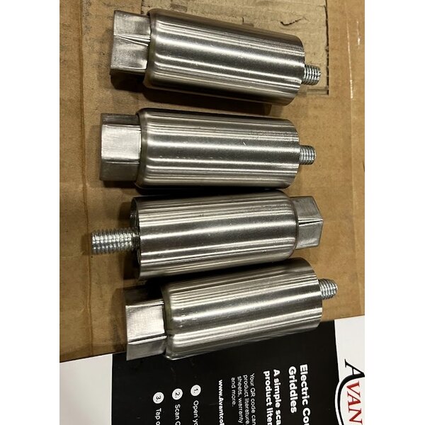 Scratch and Dent Avantco EG24N 24" Electric Countertop Griddle - 208/240V, 2675W-3560W