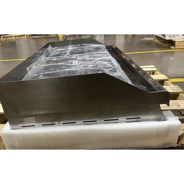 Scratch and Dent Avantco EG36N 36" Electric Countertop Griddle - 208/240V, 7488W-10080W