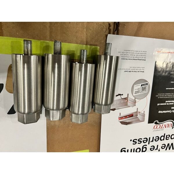 Scratch and Dent Avantco EG24N 24" Electric Countertop Griddle - 208/240V, 2675W-3560W