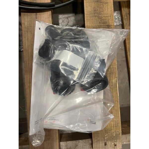 Scratch and Dent 3M Water Filtration Products CFSM1254 Vinylester Water Softener / Filtration System - 9 GPM