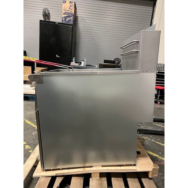 Scratch and Dent MainStreet Equipment Natural Gas 70-100 lb. Stainless Steel Floor Fryer - 150,000 BTU