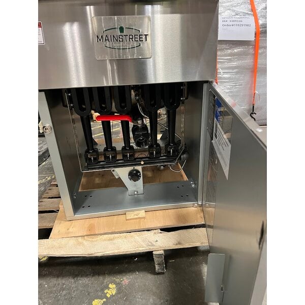 Scratch and Dent MainStreet Equipment Natural Gas 70-100 lb. Stainless Steel Floor Fryer - 150,000 BTU