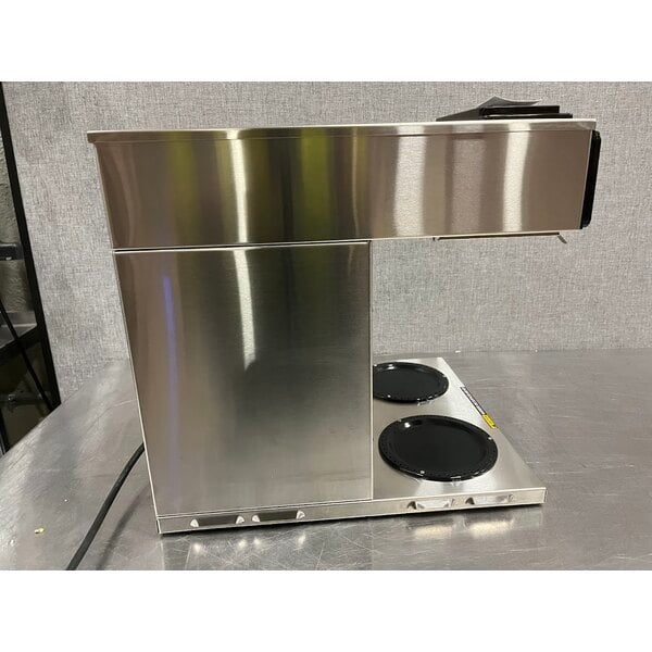 Scratch and Dent Bunn 13300.0003 VP17-3 Low Profile Pourover Coffee Brewer with 3 Warmers