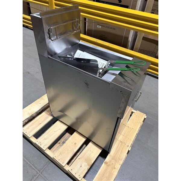Scratch and Dent Dean by Frymaster GF40 Open Pot Natural Gas Floor Fryer 50 lb. - 122,000 BTU