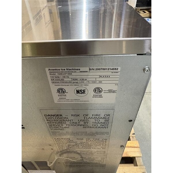 Scratch and Dent Avantco Ice Diamond EUC-F-160-A Air-Cooled Undercounter Full Cube Ice Machine with 44 lb. Bin - 159 lb., 115V