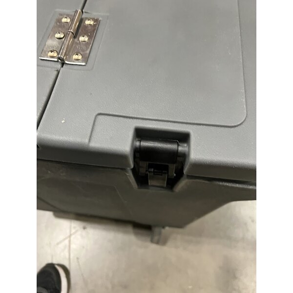 Scratch and Dent CaterGator 125 lb. Capacity Gray Mobile Ice Bin with Flip Lid